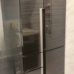 三菱　冷蔵庫　645 L　縦型　の画像