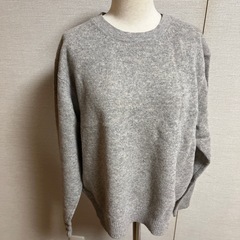 ユニクロプレミアムセーターLサイズ2枚セットの画像