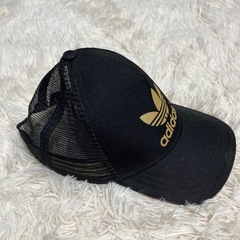 adidas 帽子 ゴールド メッシュ トラッカーキャップ 黒/金 アディダスの画像
