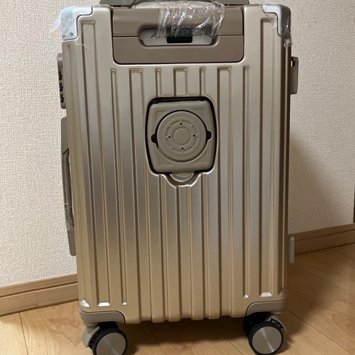 【新品未使用】スーツケース Sサイズ 機内持込み 多機能 超軽量 USBポート付き
