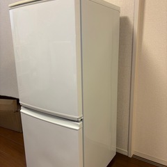 SHARP 冷蔵庫の画像