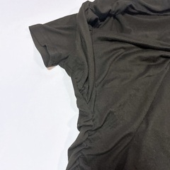 クロス飾り付き　トップスの画像