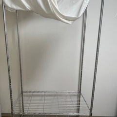 洋服ラックの画像