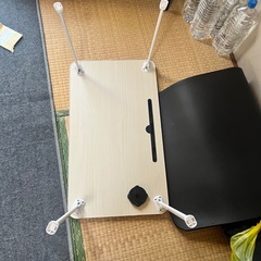 折りたたみテーブルの画像