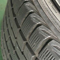 アルミホイール　スタッドレスタイヤの画像