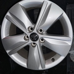 ハリアー純正ホイール  小傷のみの美品  4本セット  17インチ 7J +35  114.3ハブ径60mm  トヨタ平座ナット対応  金額は変わらず、手渡しも可能です。の画像
