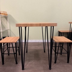 【早い者勝ち】木目デスク＆スツールセット｜机＋椅子2脚 ｜複数割あり｜中崎町引き取りの画像