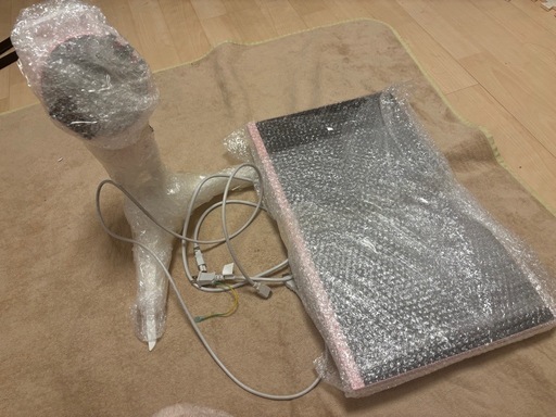 かわいいピンクのゲーミングモニター(使用感ほぼなし)