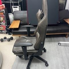 GT Racing ゲーミングチェアの画像