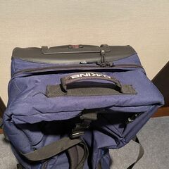 DAKINE 大容量キャリーケースの画像