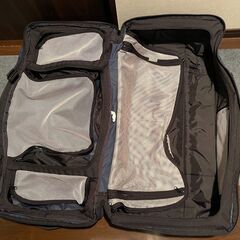 DAKINE 大容量キャリーケースの画像