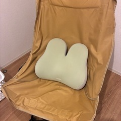[取引先決定
]折りたたみキャンプチェアとクッションの画像