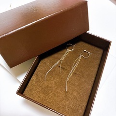 取引中　agete ピアスの画像