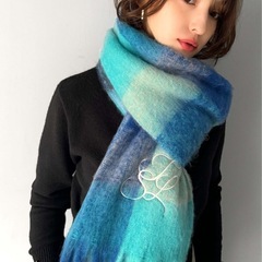 【新品・未使用】ロゴ刺繍入り大判フリンジマフラーの画像