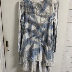 フリルのワンピースの画像