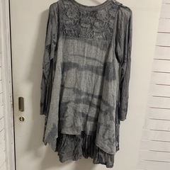 フリルのワンピースの画像