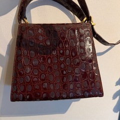 【直接受け渡し願】訳あり！正規品フェラガモミニバッグの画像