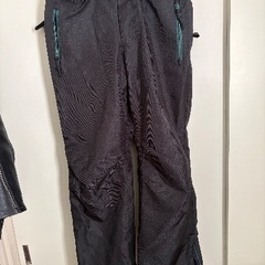 スキー　スノボウェアの画像