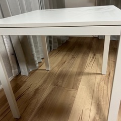 IKEA ダイニングテーブルの画像