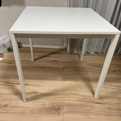 IKEA ダイニングテーブルの画像
