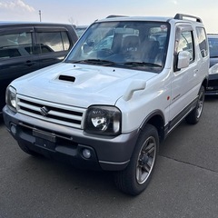 スズキ ジムニー LAND VENTURE 4WD（2006年式）  価格：340,000円 車検：2年間付き（新規取得） 走行距離：115,000km 駆動方式：4WD カラー：パールホワイト ミッション：FAT 排気量：660cc  状態はとても良く、エンジン・走行ともに問題ありません。 冬道にも強く、これからの季節に最適な一台です。  現車確認・試乗大歓迎です！ 気になる方はお気軽にメッセージください。の画像