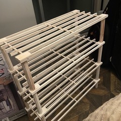 木のラックの画像