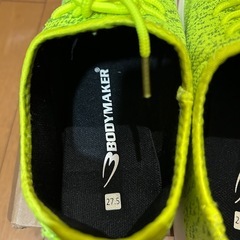 新品 BODYMAKER スニーカー 27.5cm マラソン ウォーキング グリーンの画像