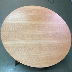 ダイニングテーブルの画像