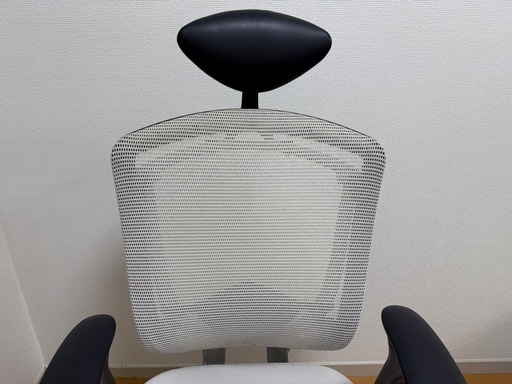 オカムラ コンテッサ ヘッドレスト付き