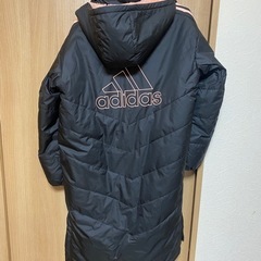 アディダス　ジュニアベンチコート　の画像