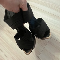 【オンライン決済】中古サンダル　黒　23.5 　ハイヒールの画像
