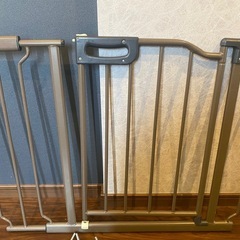 スチール製ベビーゲートの画像