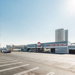 🚗【26卒・27卒歓迎】アルバイトから新卒社員へ！整備士を目指せるピットスタッフ｜車好き歓迎｜資格取得支援ありの画像