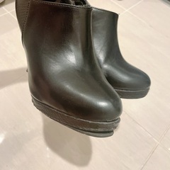 【オンライン決済】ブーティー　ショートブーツ　黒　23.5 合皮の画像