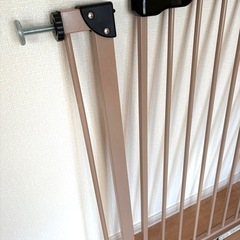 ベビーゲート 階段下 フェンスの画像