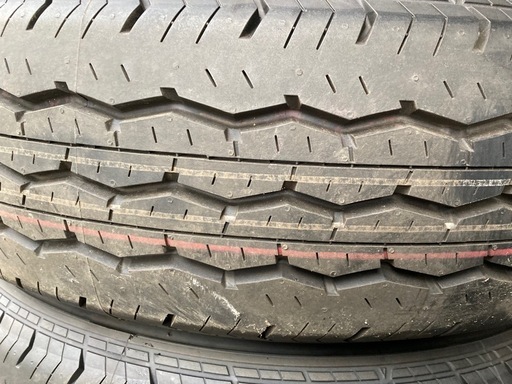新車剥がし　BRIDGESTONE 195/80R15 25年製　夏タイヤ　ハイエース等