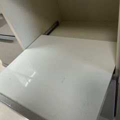 食器棚無料受け渡しの画像
