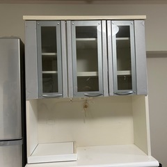 食器棚無料受け渡しの画像