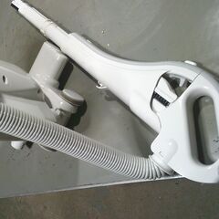 「特売品」シャープの掃除機(ワンタッチ式)の画像