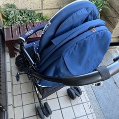 A型ベビーカー（紺色）の画像