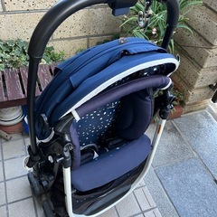 A型ベビーカー（紺色）の画像