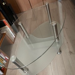 ガラステーブルの画像