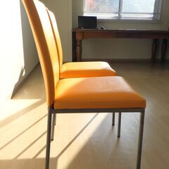 ダイニングチェア２脚（イエロー・合皮）【小金井市民限定】（小金井市再生家具）品番：12-01-02 ※新規優先の画像