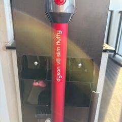 【大人気】早い者勝ち！Dyson ダイソン 掃除機 コードレス　充電スタンド・ブラシノズル2種・リモコン収納の画像