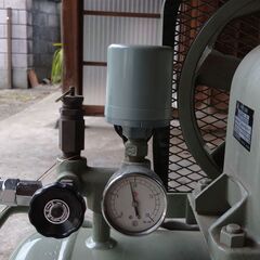 日立ベビコン（中古コンプレッサー）　0.75Kw オイルフリー　AC200V3Φの画像