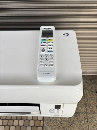 ?安心のダイキン‼️?取付込み?お掃除ロボ付き❄️クリーニング済✨️中古 ダイキン DAIKIN ATC22XSE8-W ストリーマ 
