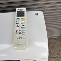 🔴安心のダイキン‼️🔴取付込❄️クリーニング済✨️中古 ダイキン DAIKIN AJT22XNS-W ストリーマ 2020年式 100V 15A 主に6畳～ 中古品 ●安心保証1年付き（ガス漏れ、水漏れ、取付不良）✨損害賠償保証で安全✅国家資格保有者が安全作業します🎖️このエアコン購入の方に限り、既設のエアコン取外し処分💰無料💰の画像