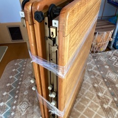 分割ベッドフレームの画像