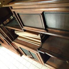 紫檀の茶棚の画像