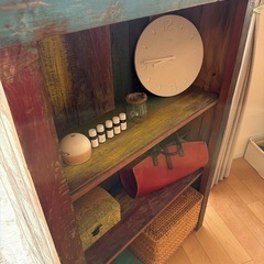 ビーカンパニー　アンティーク調　木製棚の画像